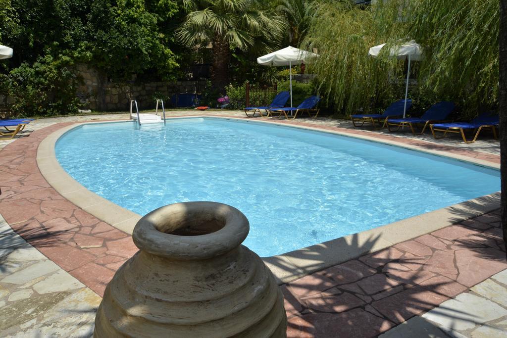 Christoforos Apartments Lourdata  Esterno foto