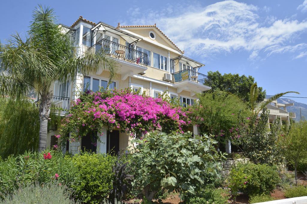 Christoforos Apartments Lourdata  Esterno foto